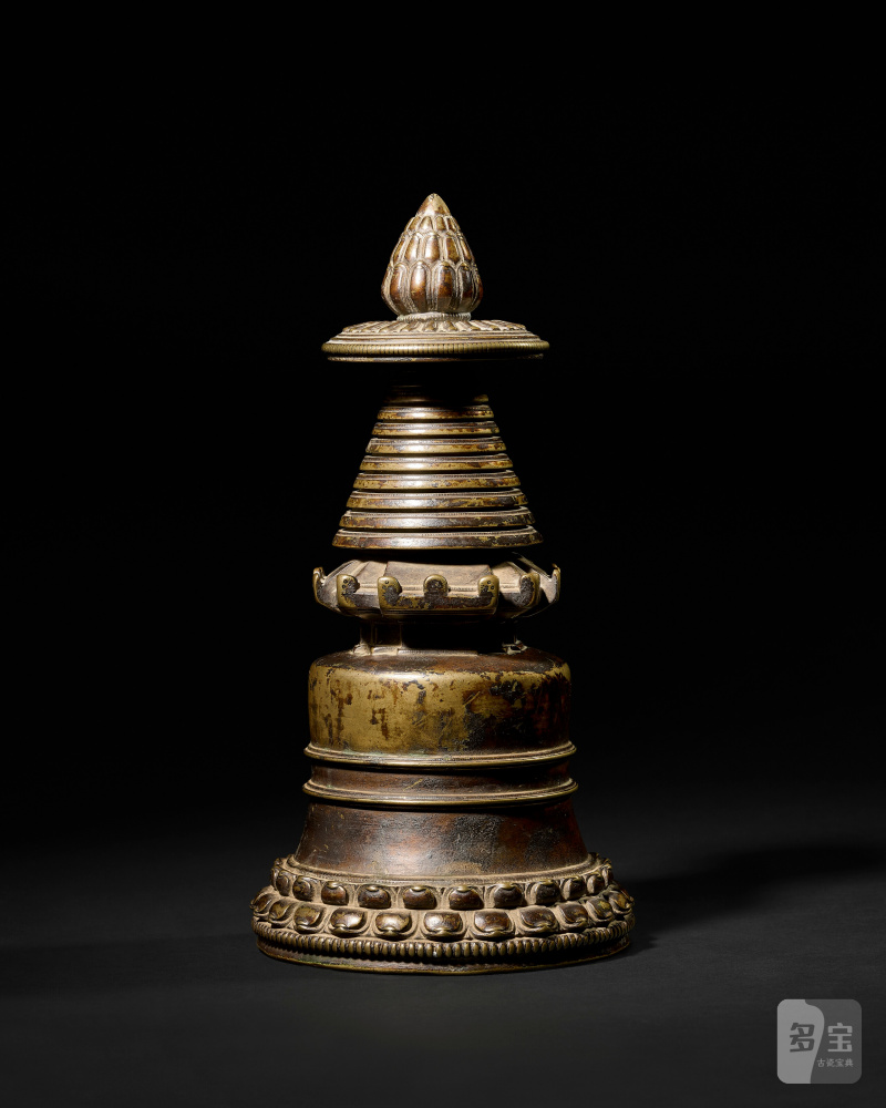 STUPA KADAMPA EN ALLIAGE DE CUIVRE  TIBET, XIIIE-XVIE SIÈCLE